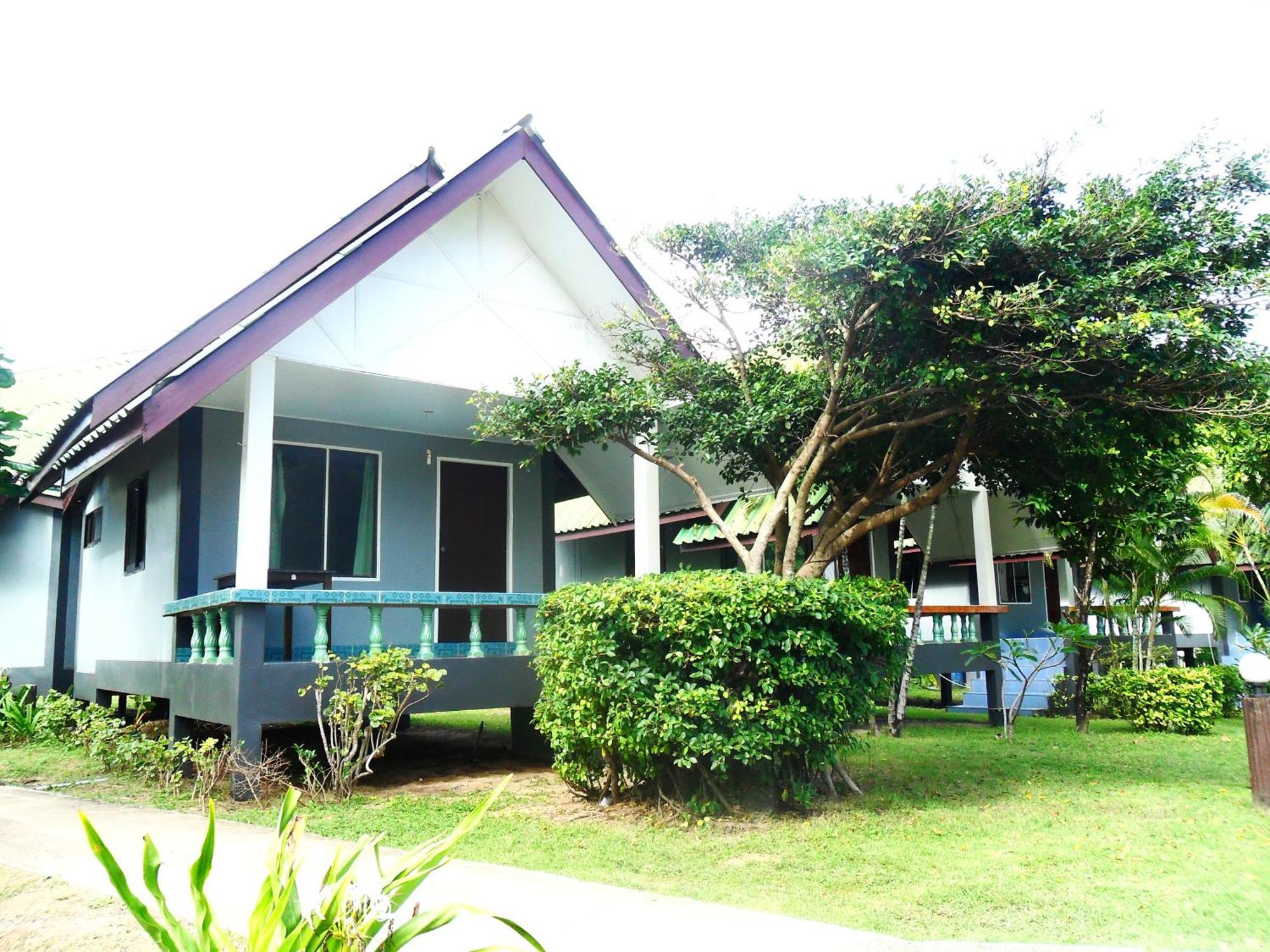 Lanta Palm Beach Resort , Beach Bungalow - Ko Lanta Pokoj fotografie
