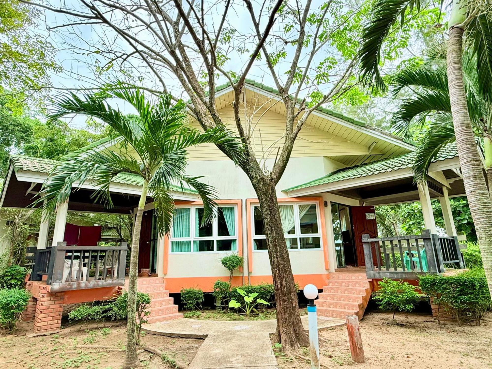 Lanta Palm Beach Resort , Beach Bungalow - Ko Lanta Exteriér fotografie