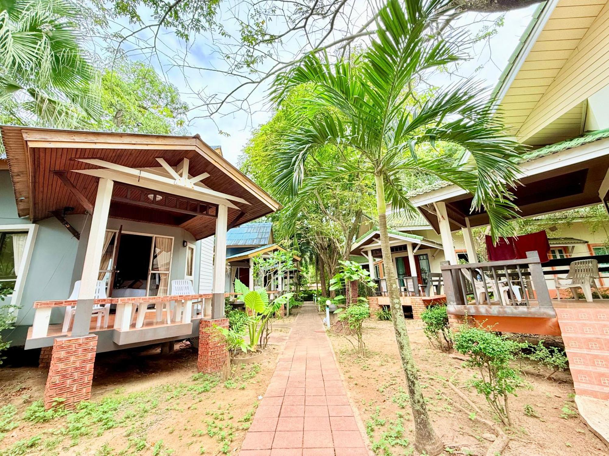 Lanta Palm Beach Resort , Beach Bungalow - Ko Lanta Exteriér fotografie